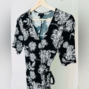 Who What Wear Black and White Floral Long Sleeve Dress